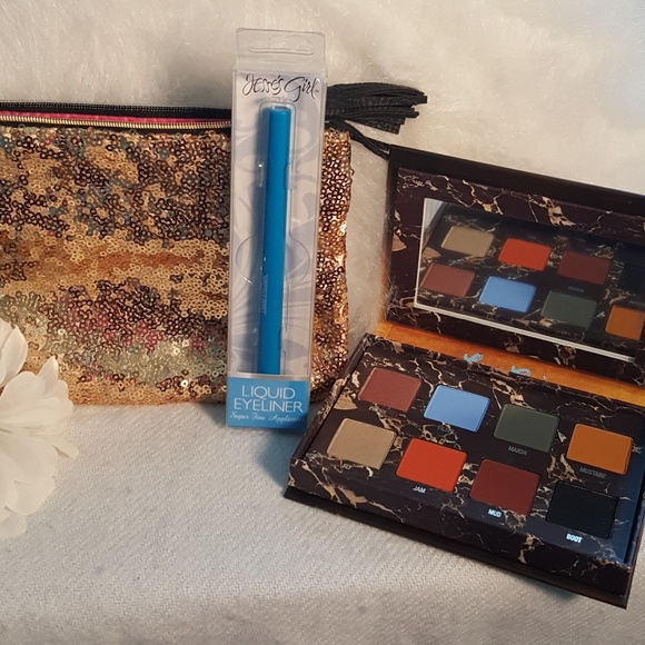 VENUS Other - Venus II Lime crime eyeshadow palette